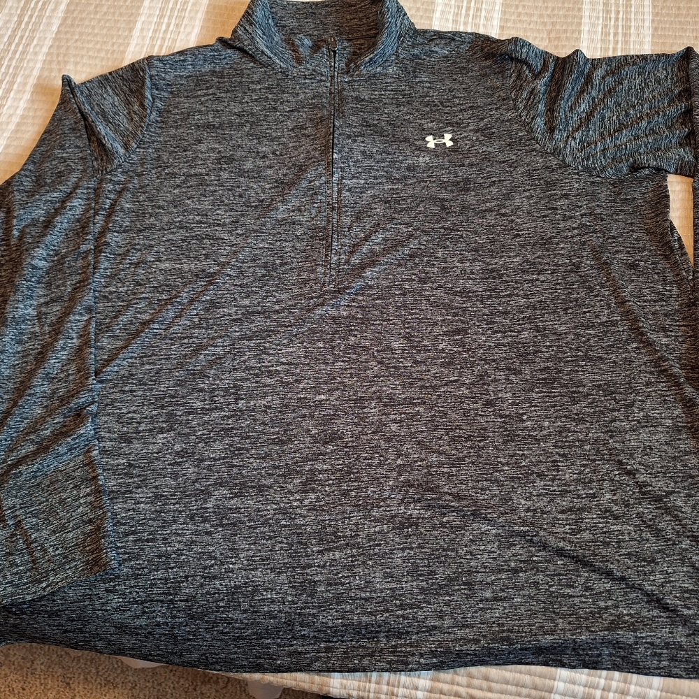 Womens Underarmour,  quarter zip top. Black, Size 3X